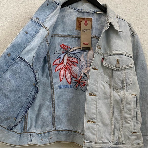 NWT Levi's Womens Ex Boyfriend Trucker Denim Jacket Floral Embroidered Size L - Picture 7 of 16